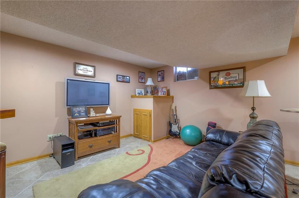 15808 Glenwood Avenue — photo 48