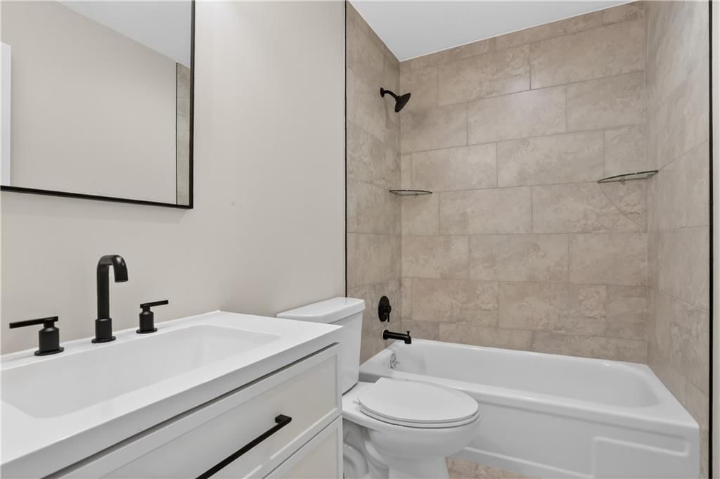 8360 NW Barrybrooke Drive — photo 13