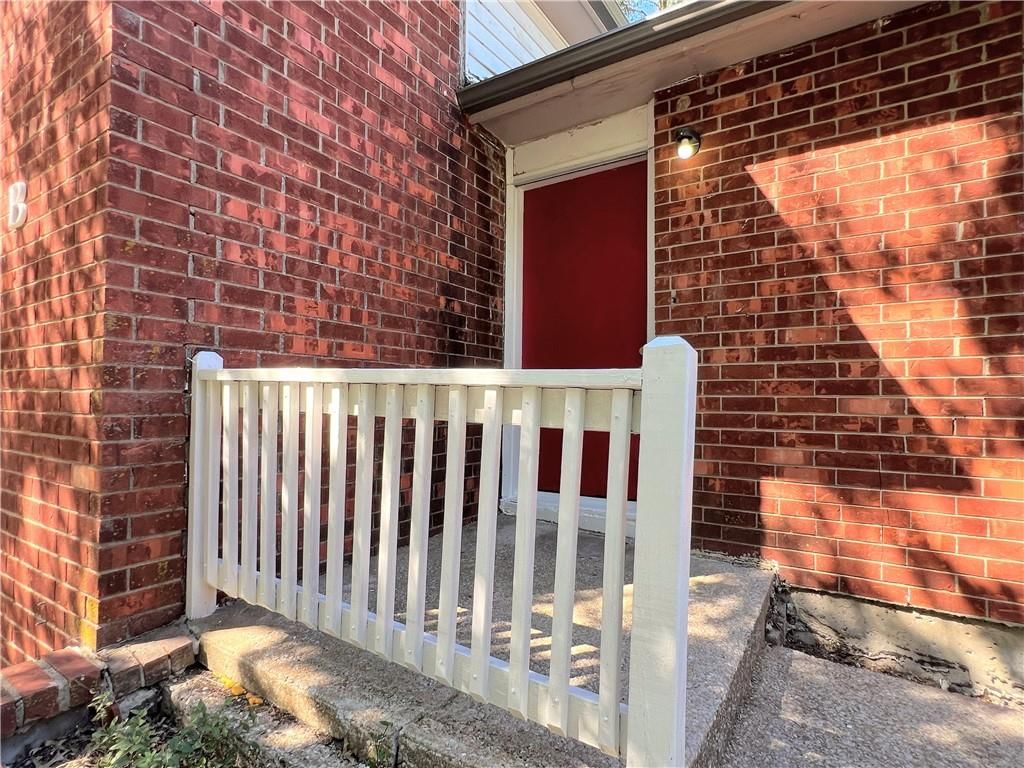 612 NE Florence Avenue — photo 3