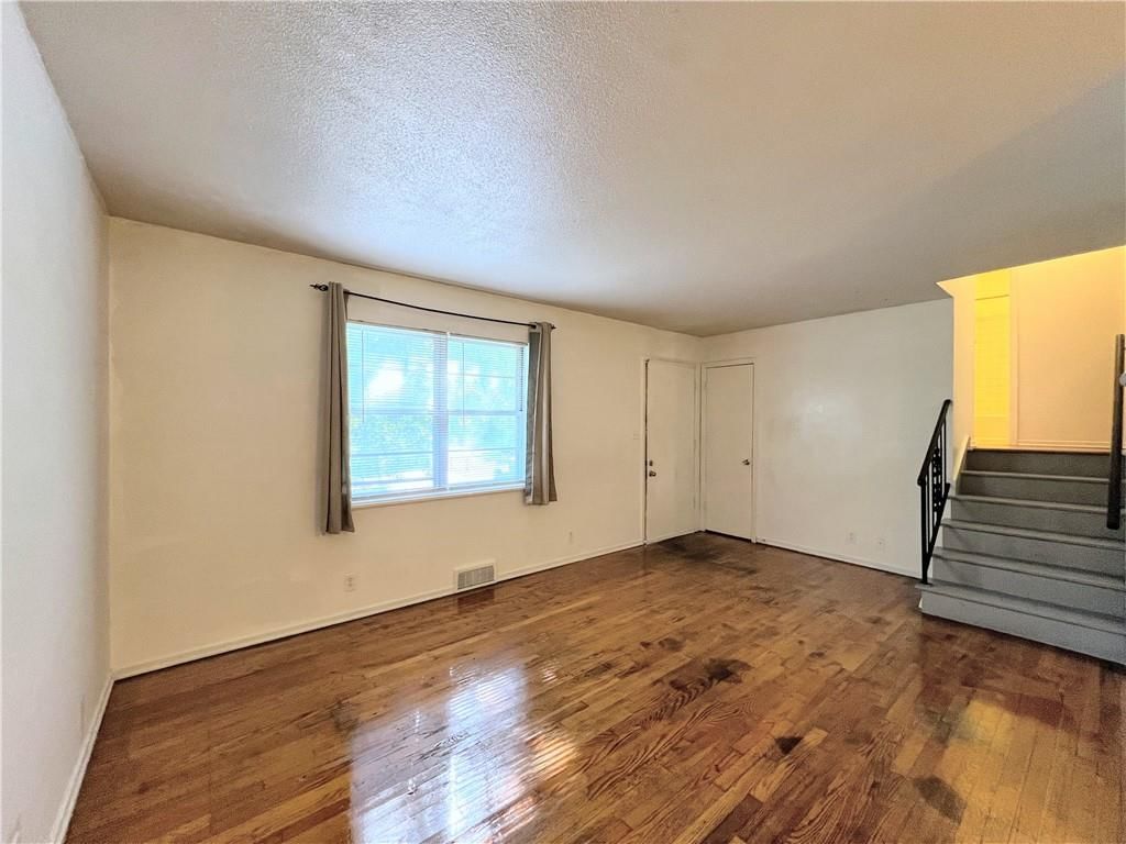 612 NE Florence Avenue — photo 4