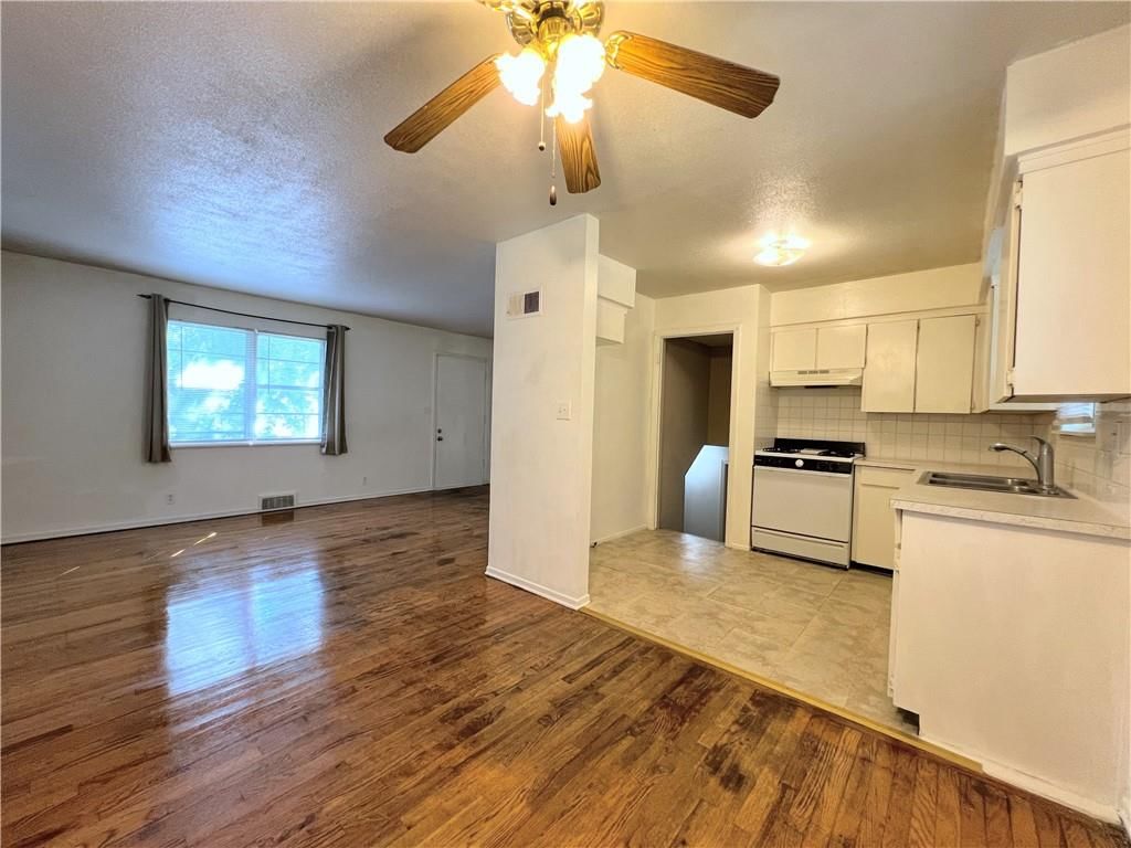 612 NE Florence Avenue — photo 5