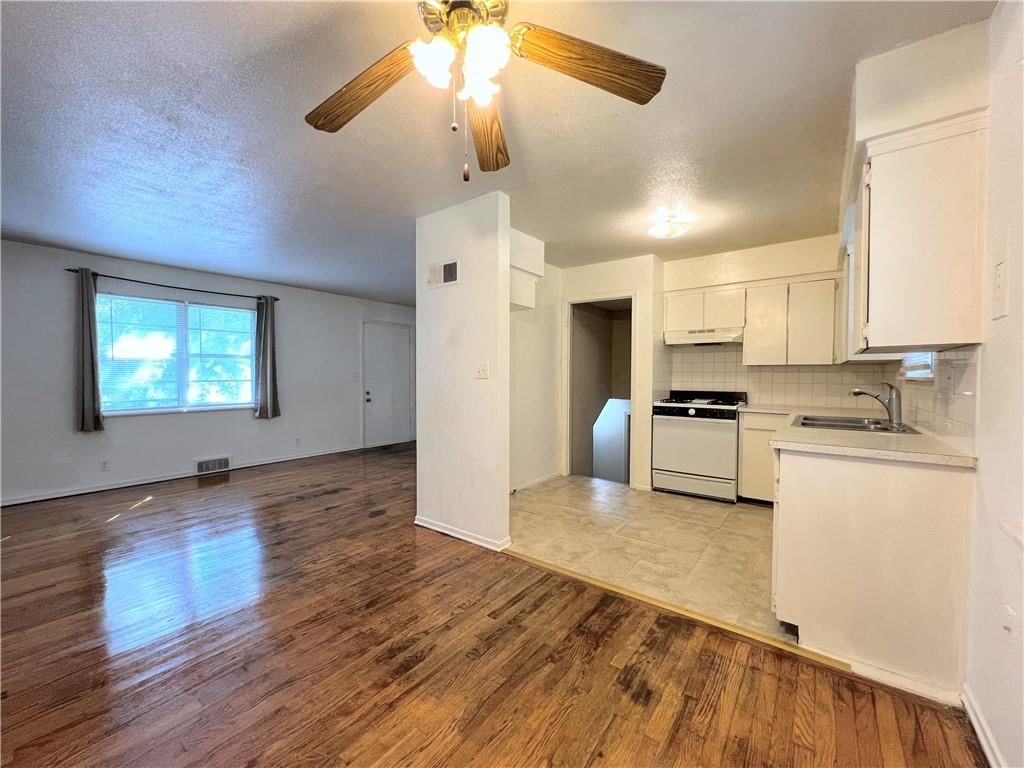 612 NE Florence Avenue — photo 12