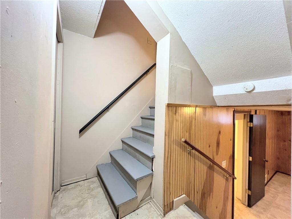 612 NE Florence Avenue — photo 23