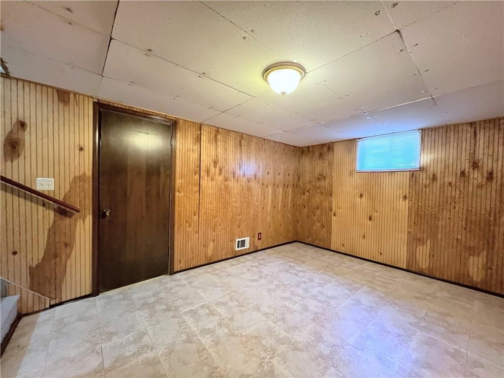 612 NE Florence Avenue — photo 24