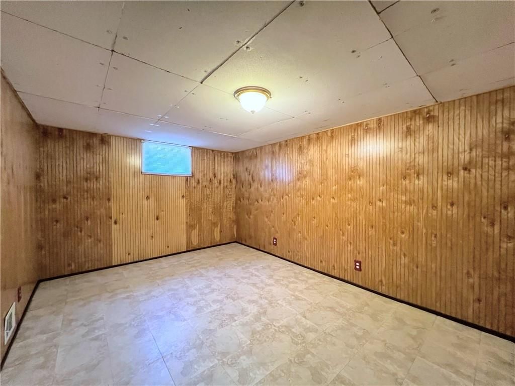 612 NE Florence Avenue — photo 25