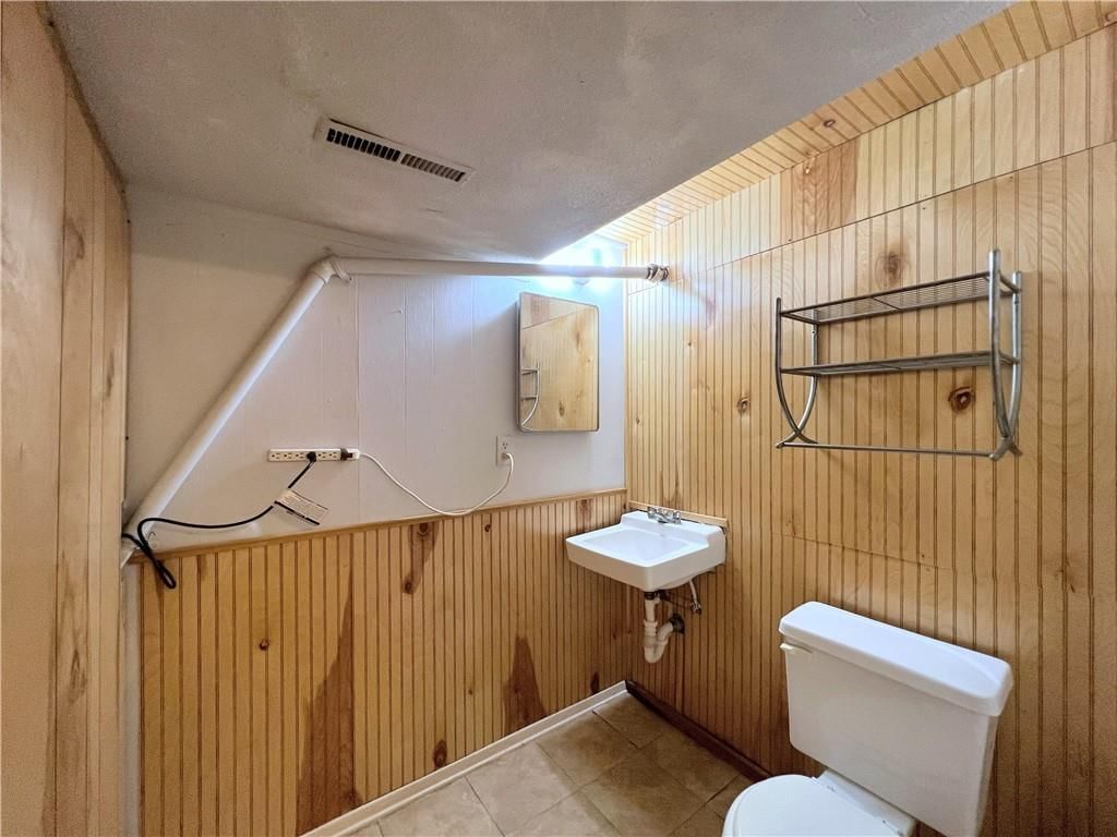 612 NE Florence Avenue — photo 26