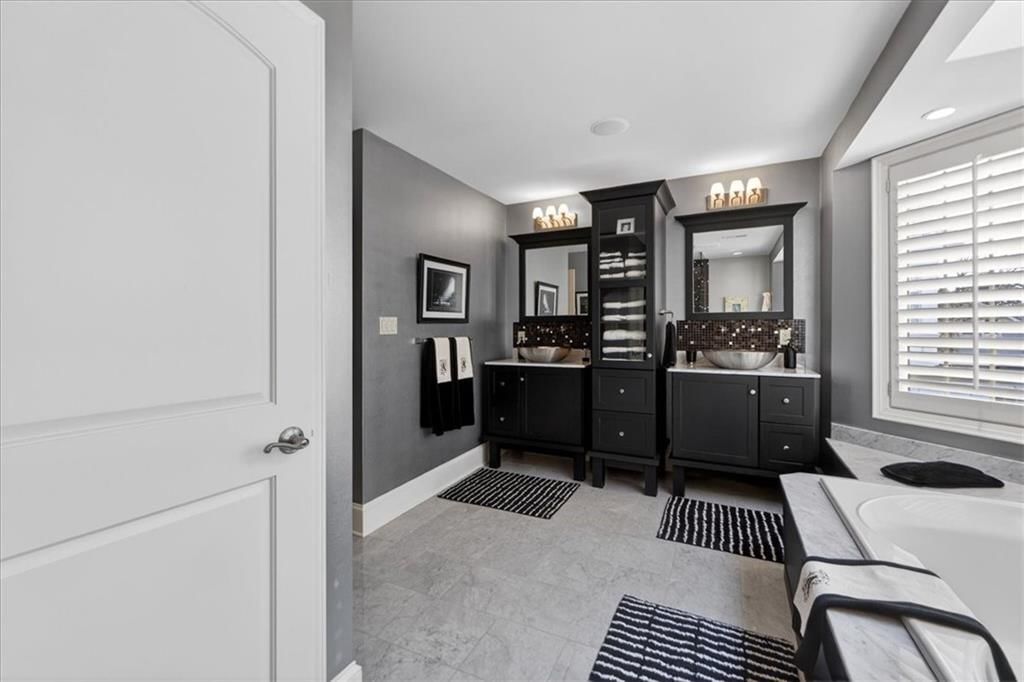 221 W 53rd Terrace — photo 39