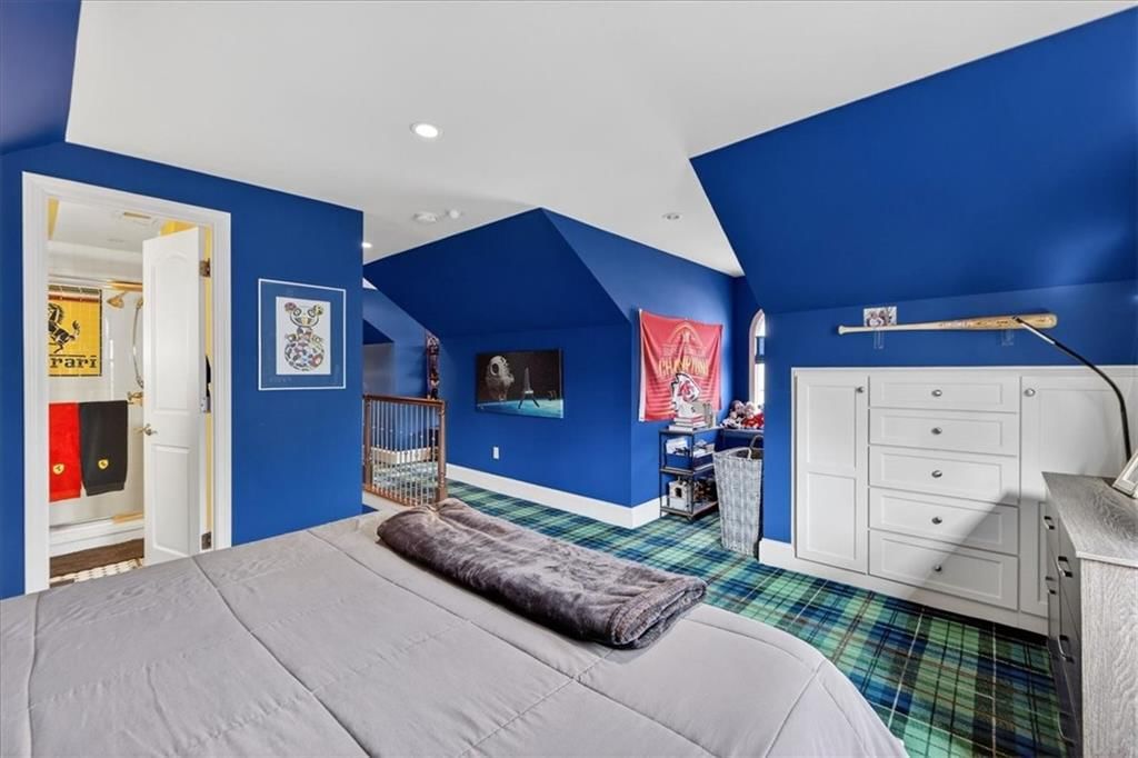 221 W 53rd Terrace — photo 42
