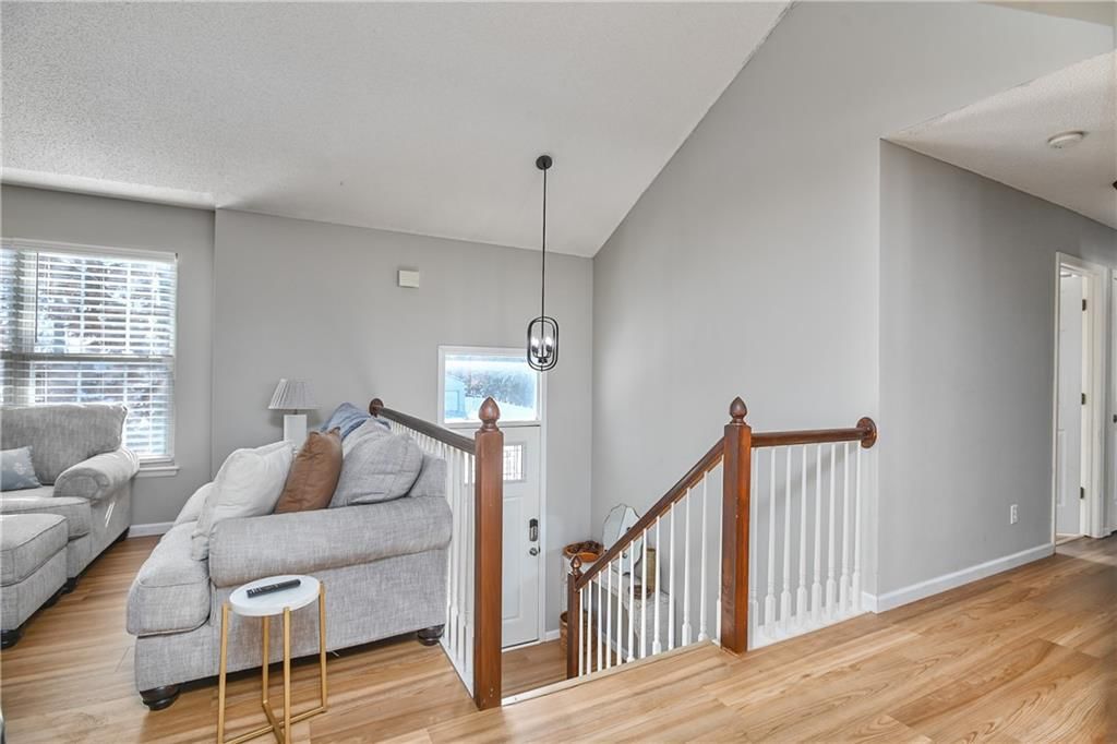 8006 S Church Road — photo 3