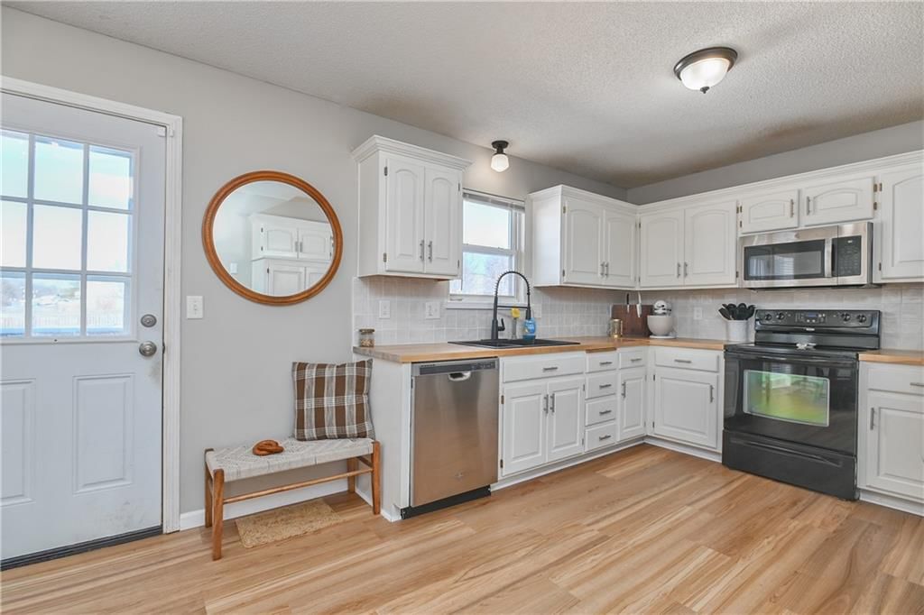 8006 S Church Road — photo 11