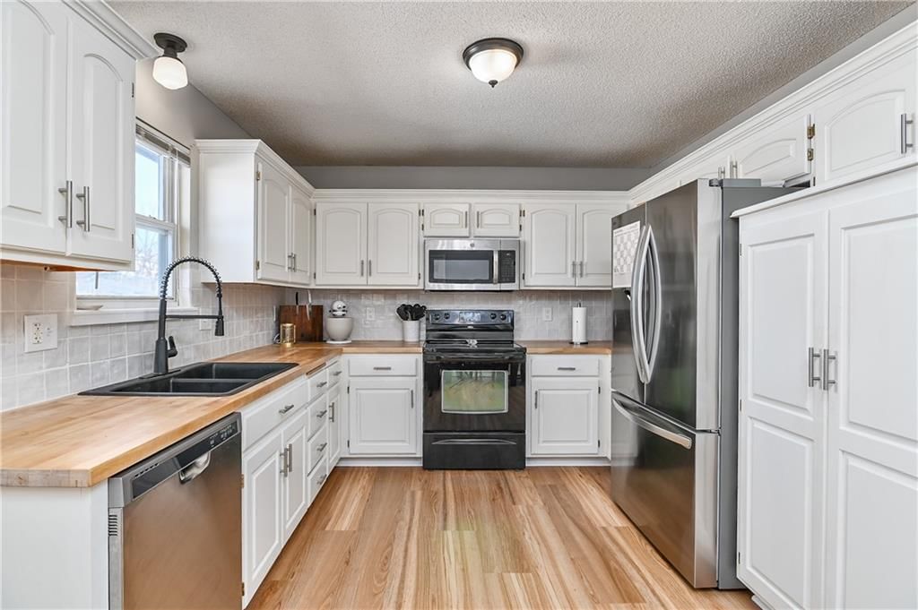8006 S Church Road — photo 12