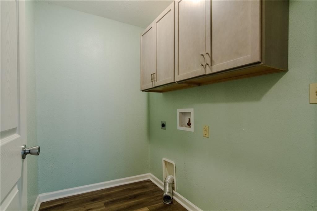 906 E 4th Street — photo 26