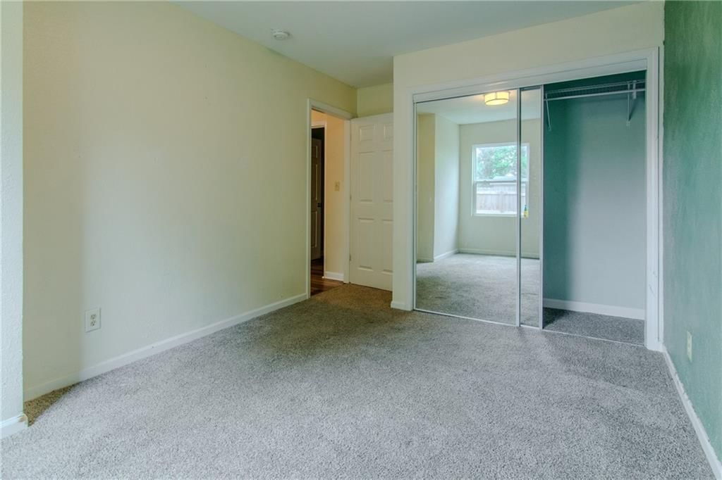 906 E 4th Street — photo 30