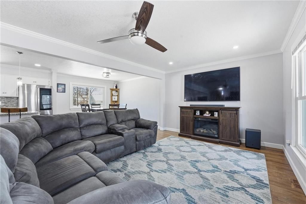 6009 EARNSHAW Street — photo 6