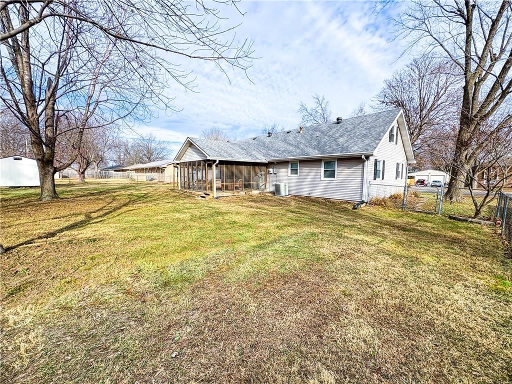 207 Gunsmoke Drive — photo 3