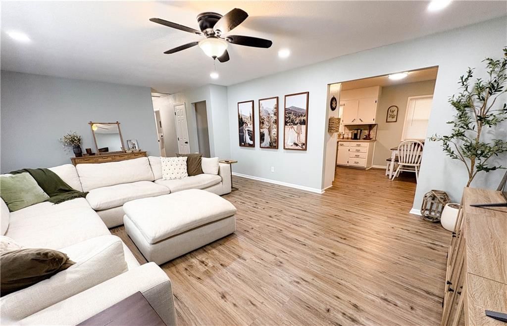 207 Gunsmoke Drive — photo 4