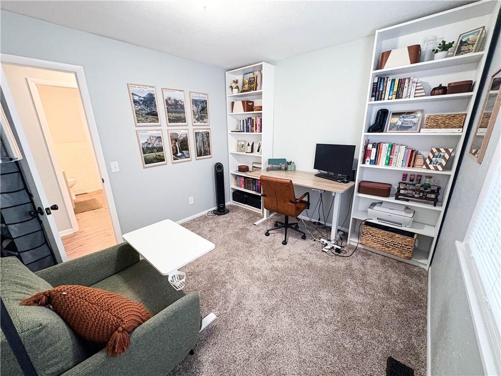 207 Gunsmoke Drive — photo 23