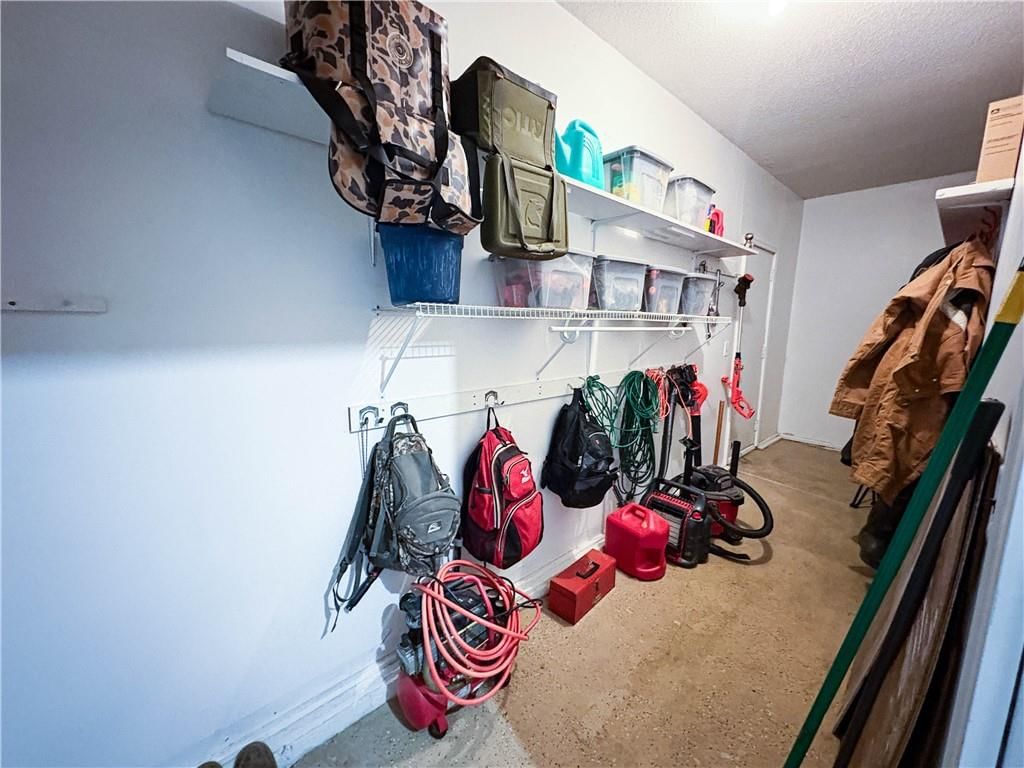 207 Gunsmoke Drive — photo 26