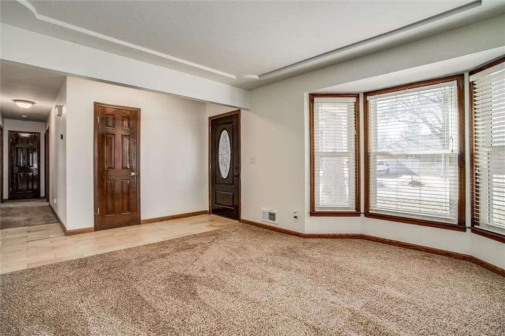 5219 S Osage Avenue — photo 9