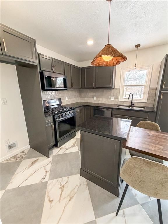5112 N Cypress Avenue — photo 9
