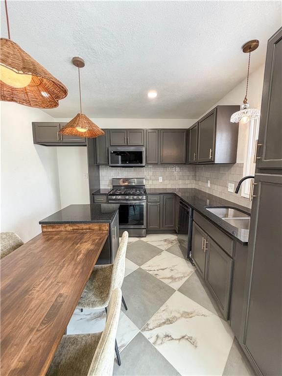 5112 N Cypress Avenue — photo 10