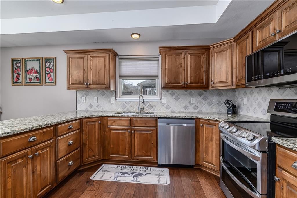 22241 W Sycamore Street — photo 5