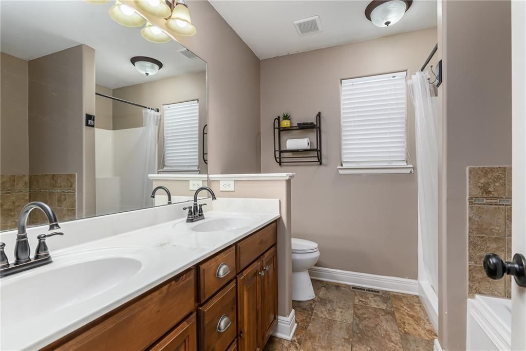 22241 W Sycamore Street — photo 13