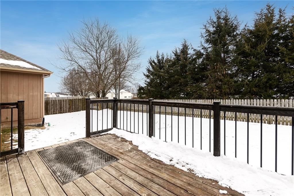 22241 W Sycamore Street — photo 24