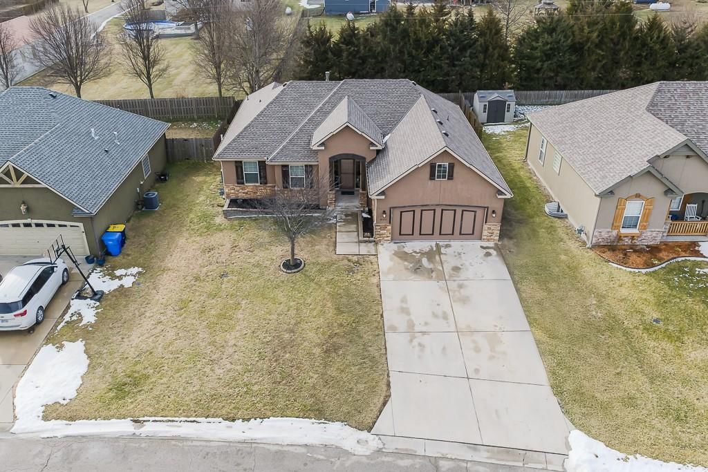 22241 W Sycamore Street — photo 27