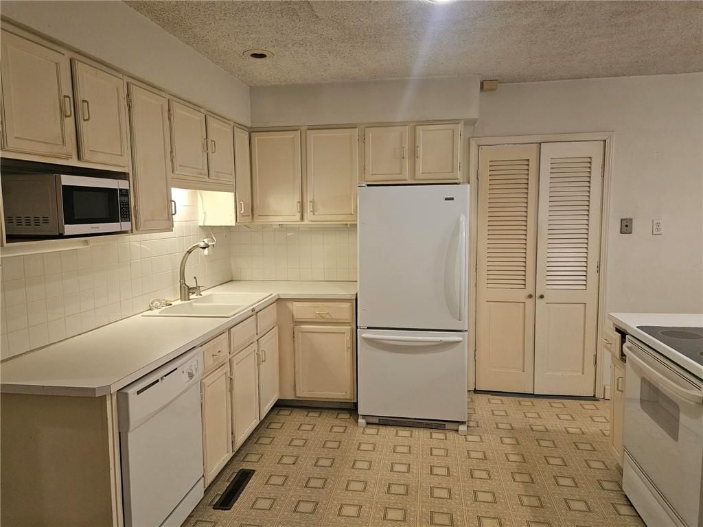 7201 N Holmes Street — photo 6