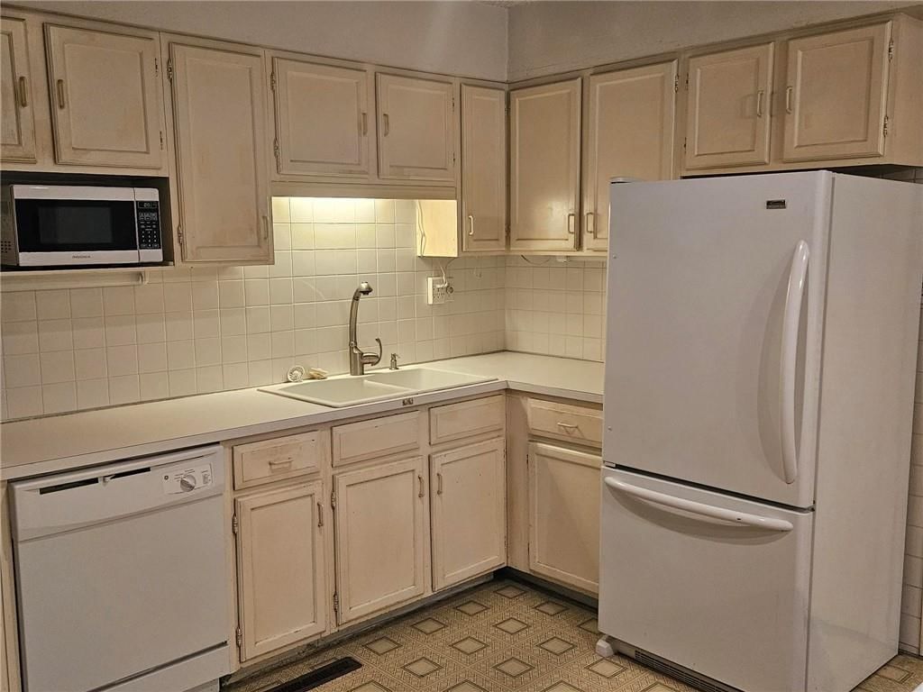 7201 N Holmes Street — photo 8