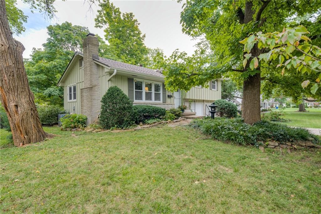 7925 Colonial Drive — photo 2