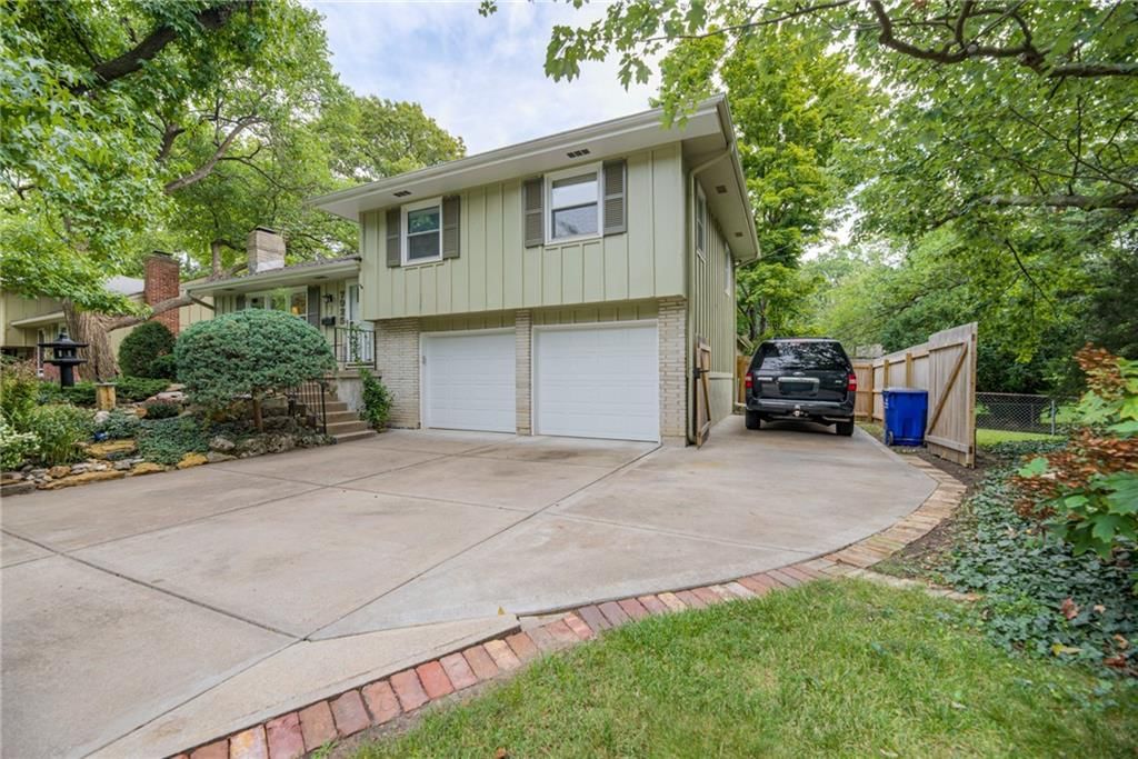 7925 Colonial Drive — photo 4