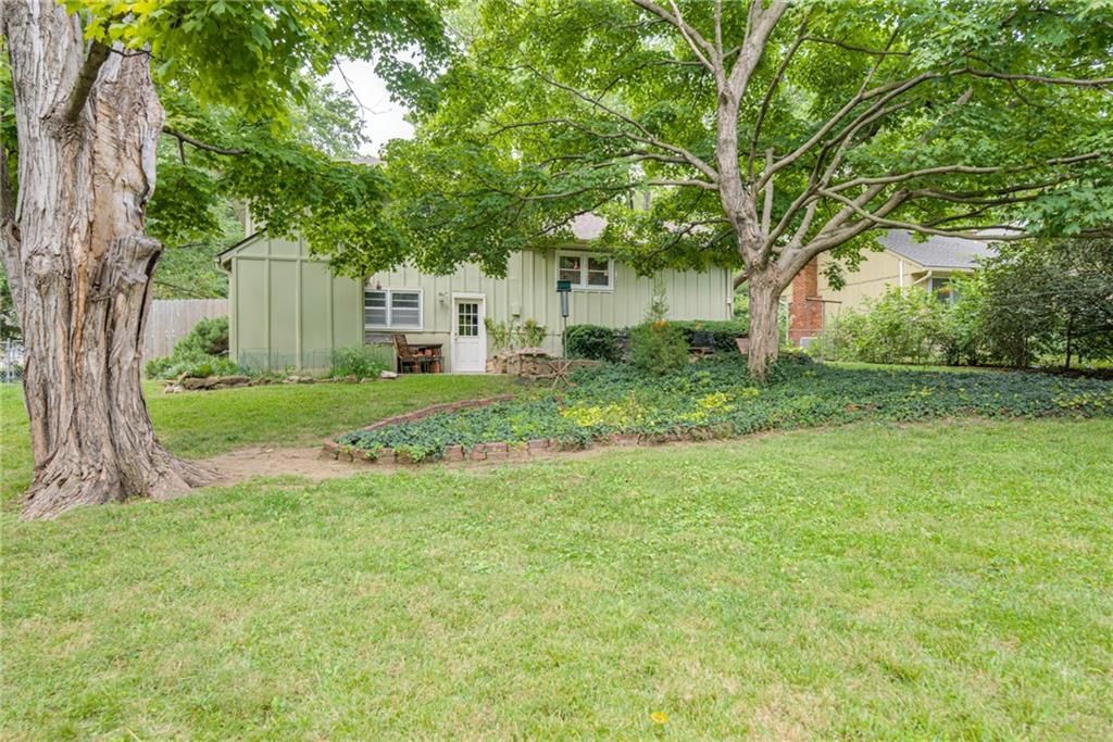 7925 Colonial Drive — photo 15