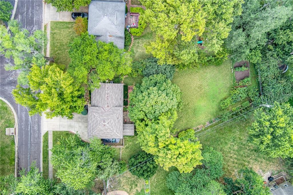 7925 Colonial Drive — photo 17