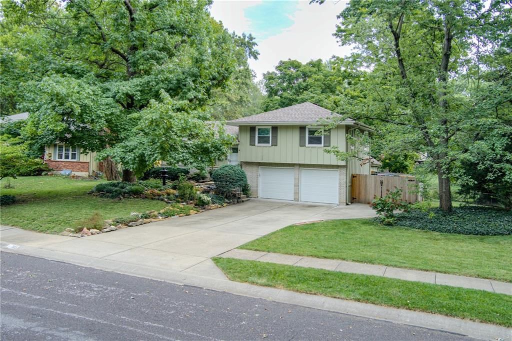 7925 Colonial Drive — photo 21