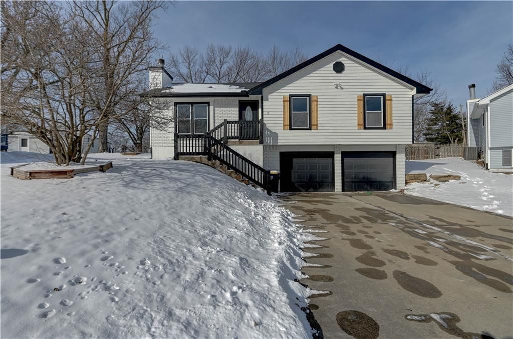 208 NE 80TH Street, Kansas City, MO