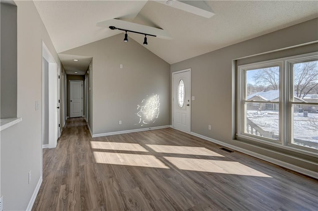 208 NE 80TH Street — photo 3