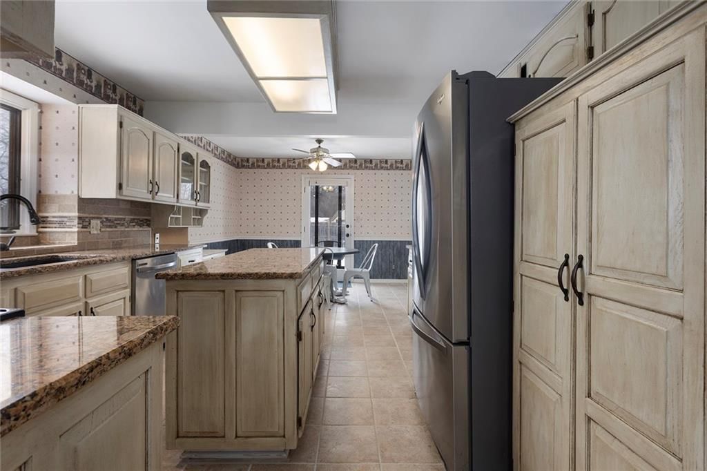 1601 NW Weatherstone Court — photo 7