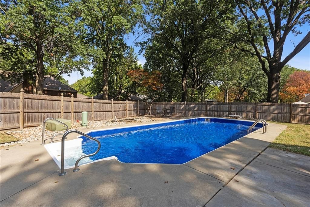 1601 NW Weatherstone Court — photo 36
