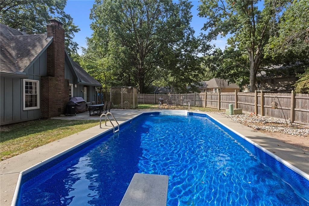 1601 NW Weatherstone Court — photo 39