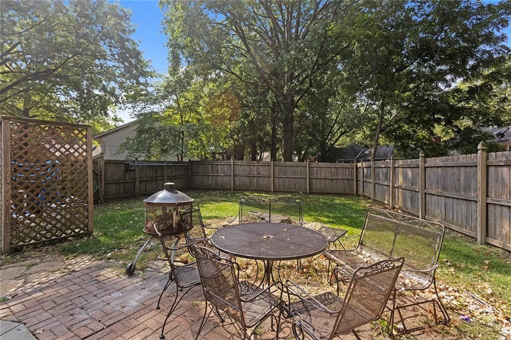 1601 NW Weatherstone Court — photo 40