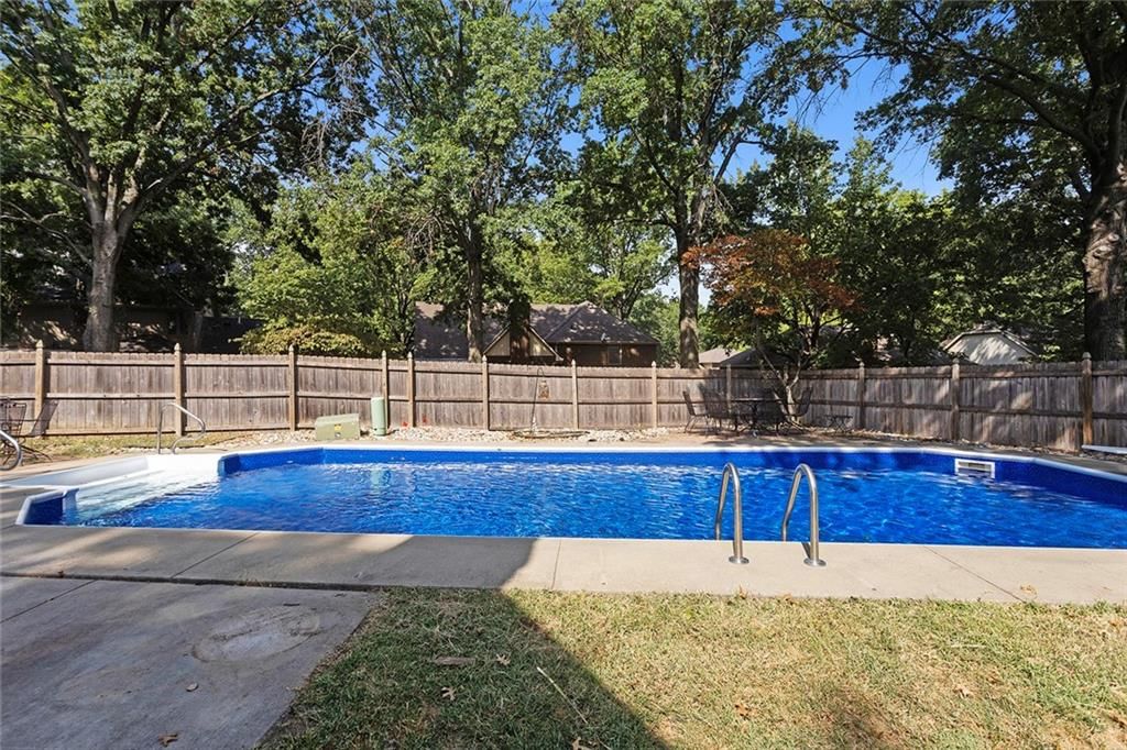 1601 NW Weatherstone Court — photo 41