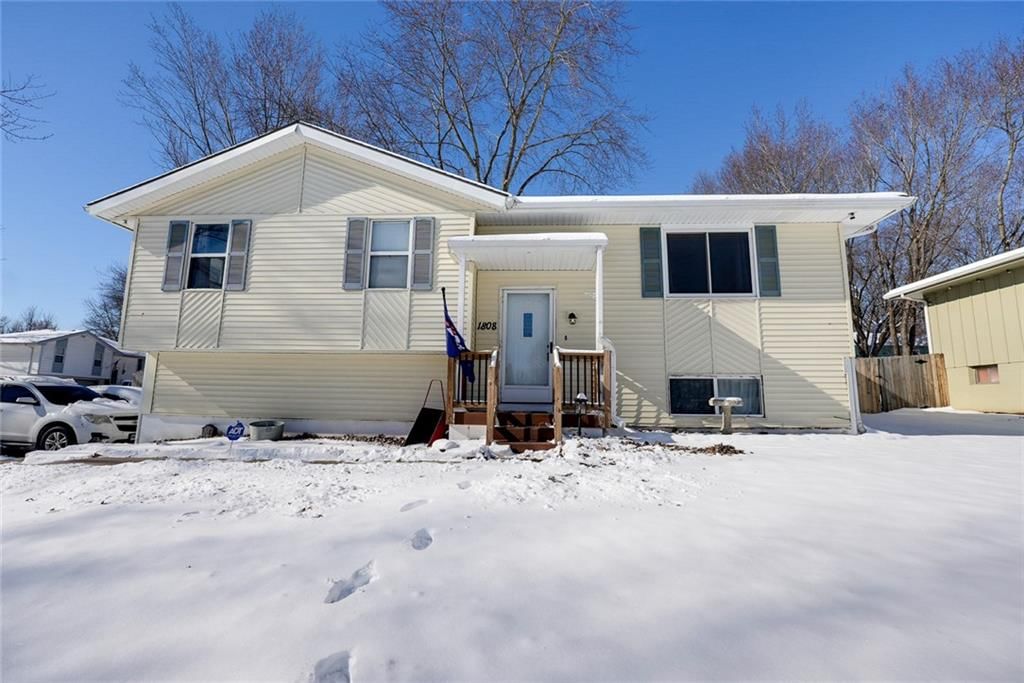 1808 SE Kingsway Street, Oak Grove, MO