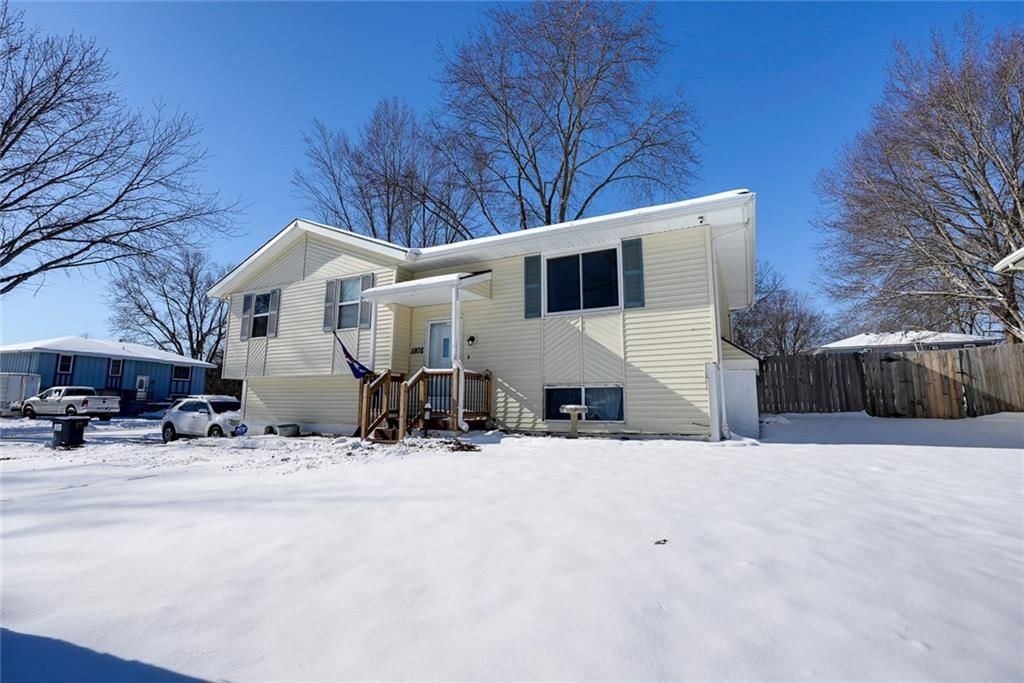 1808 SE Kingsway Street — photo 3