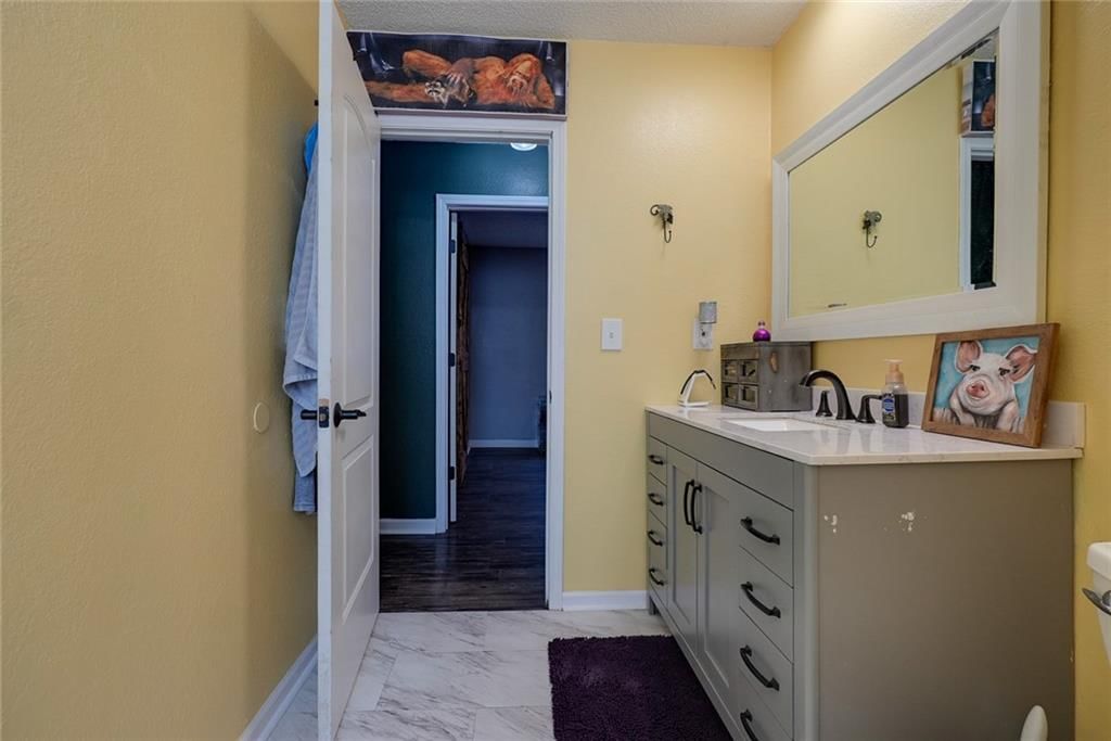 1808 SE Kingsway Street — photo 16