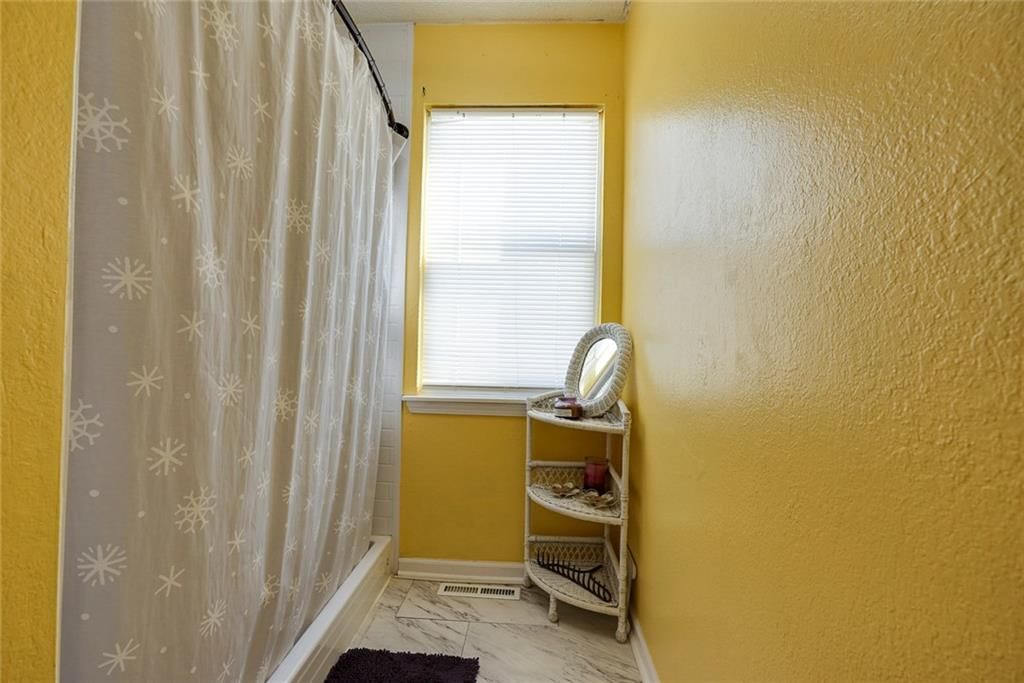 1808 SE Kingsway Street — photo 17