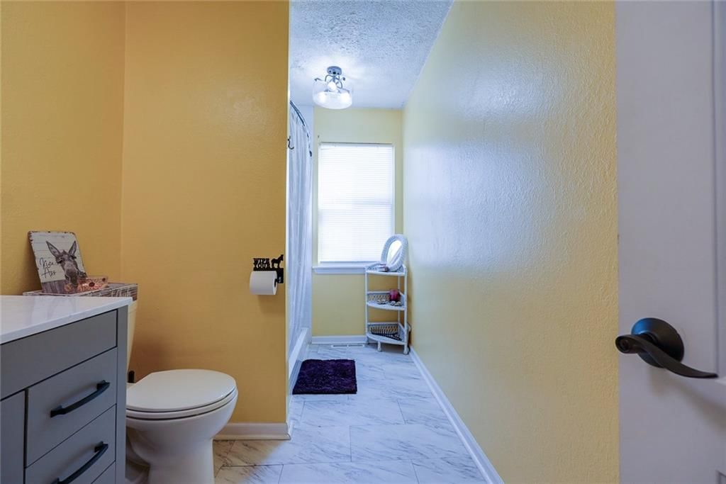 1808 SE Kingsway Street — photo 18