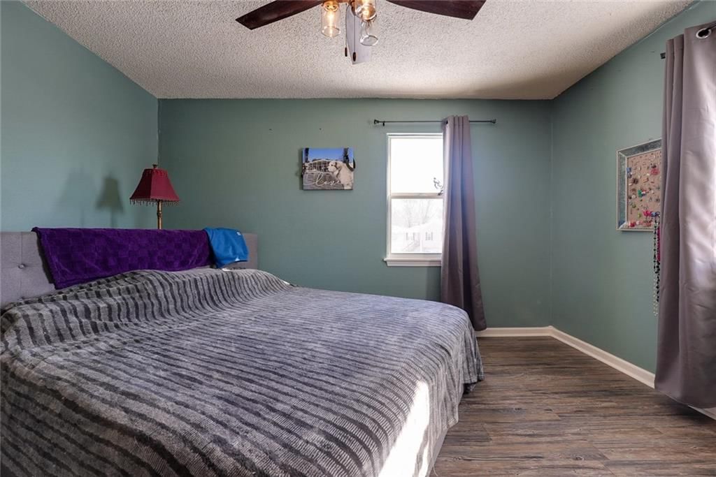 1808 SE Kingsway Street — photo 22