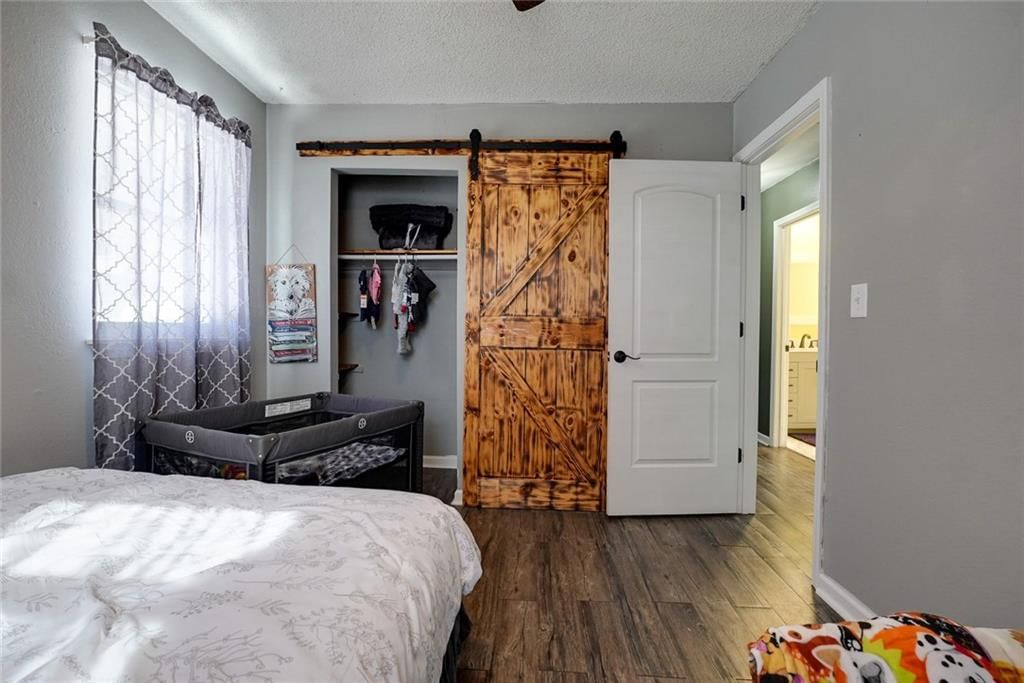 1808 SE Kingsway Street — photo 24